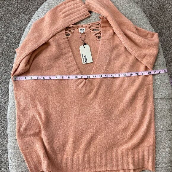 Laced  Back ‎ Sweater - Picture 14 of 15